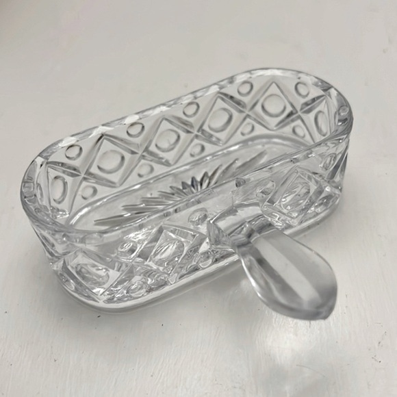 VINTAGE CRYSTAL HANDLED SERVER TRAY CIGARETTE SERVER - Picture 1 of 5